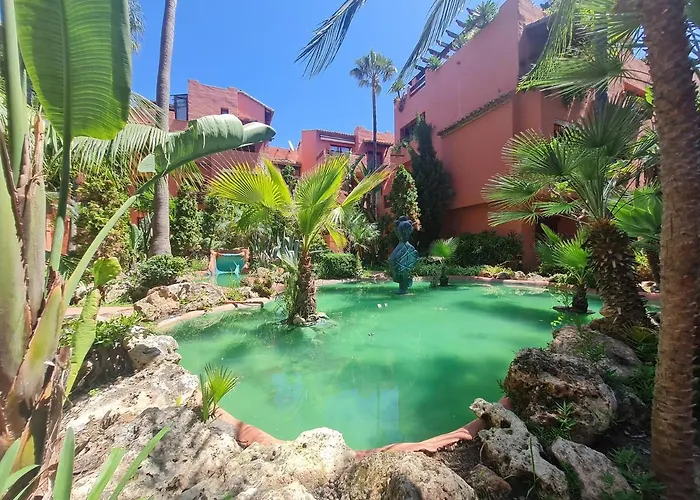 Luxury Spacious Penthouse & Garage 150M To Beach