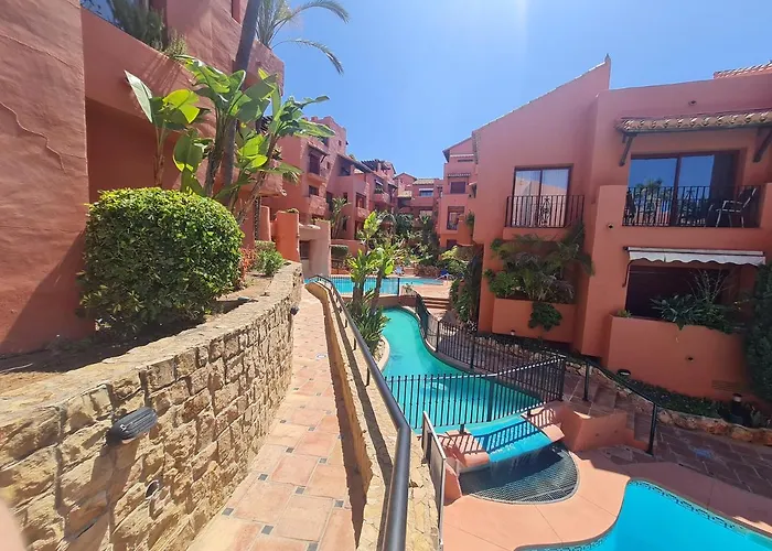 Luxury Spacious Penthouse & Garage 150M To Beach