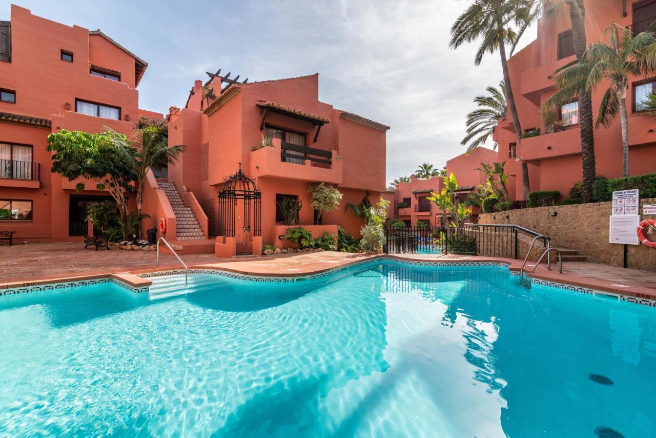 Luxury Spacious Penthouse & Garage 150m To