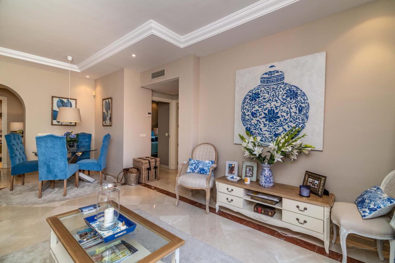 Apartment Luxury Spacious Penthouse & Garage 150m To Marbella