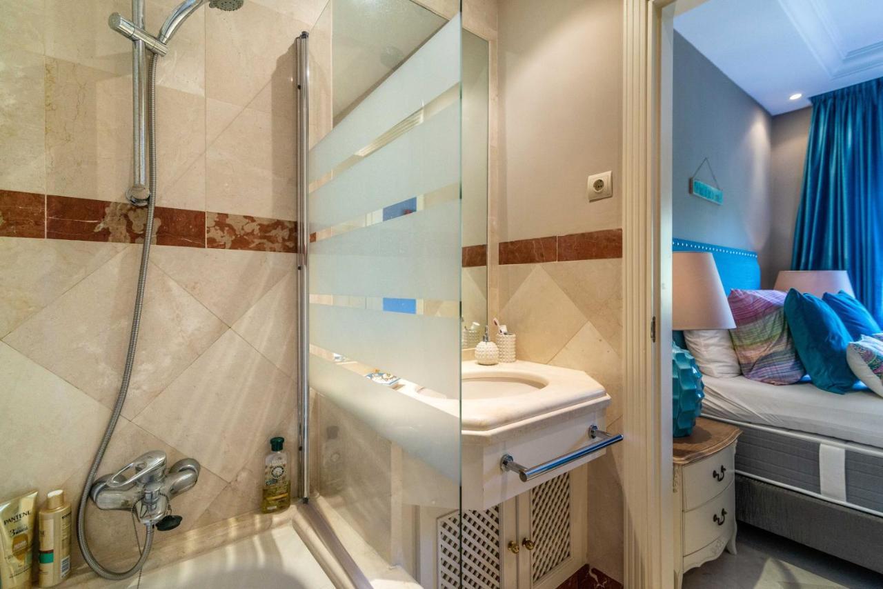 Luxury Spacious Penthouse & Garage 150m To * Marbella