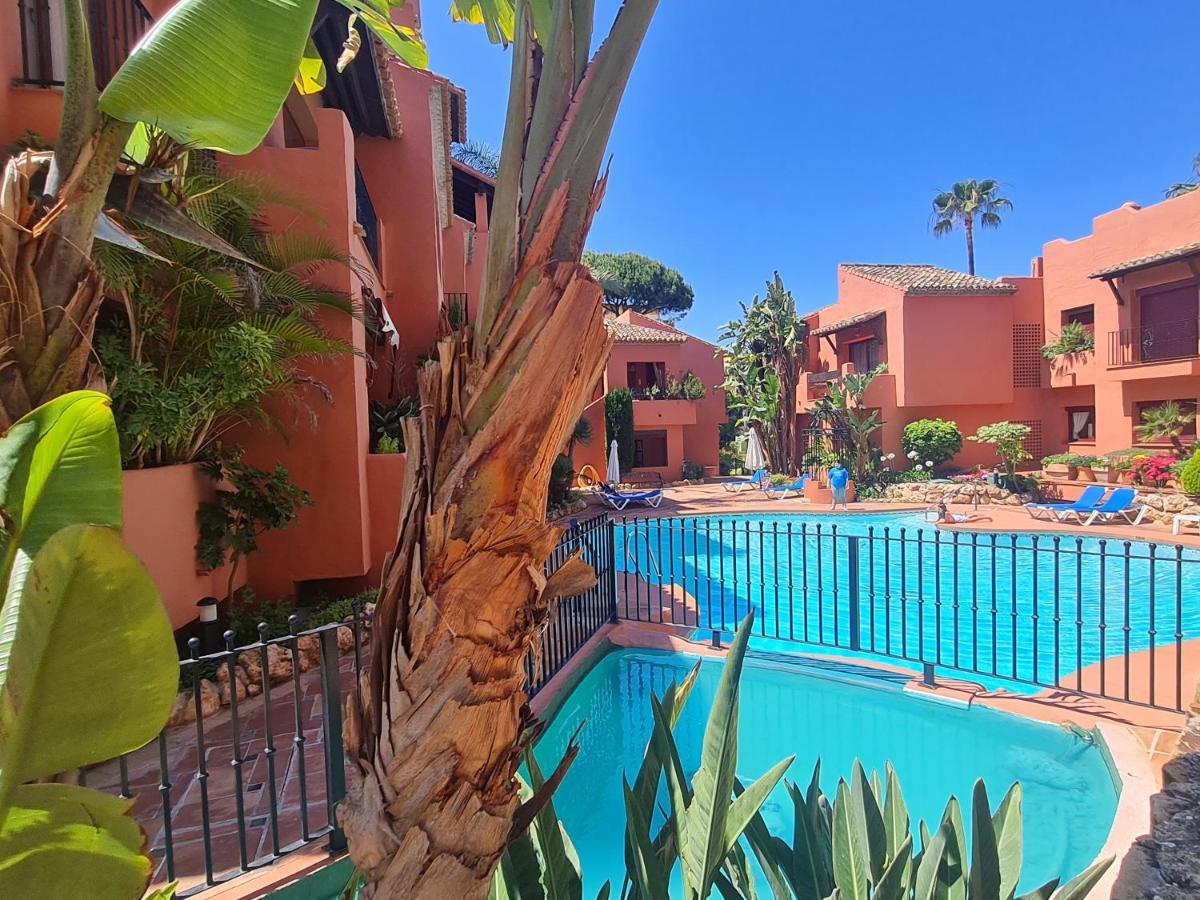Luxury Spacious Penthouse & Garage 150m To Apartment *