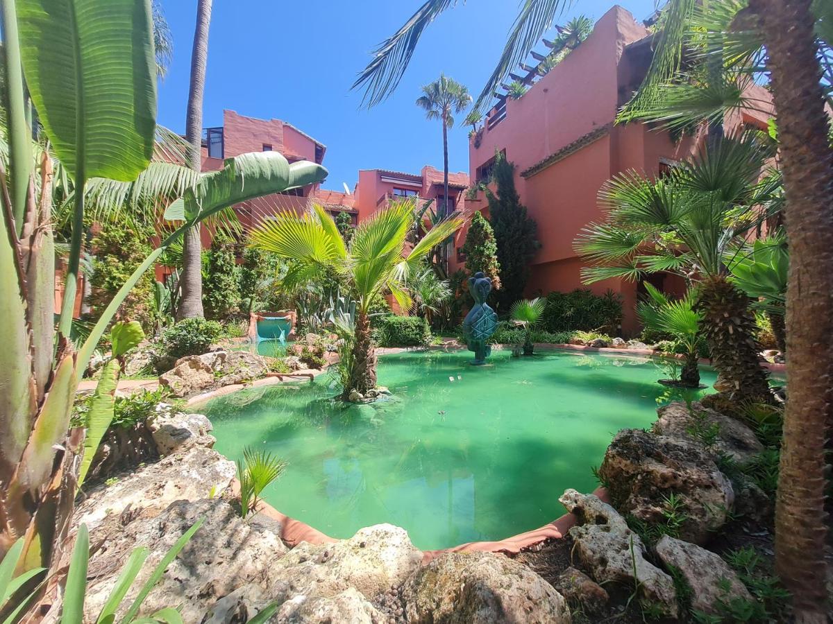 Luxury Spacious Penthouse & Garage 150m To Apartment