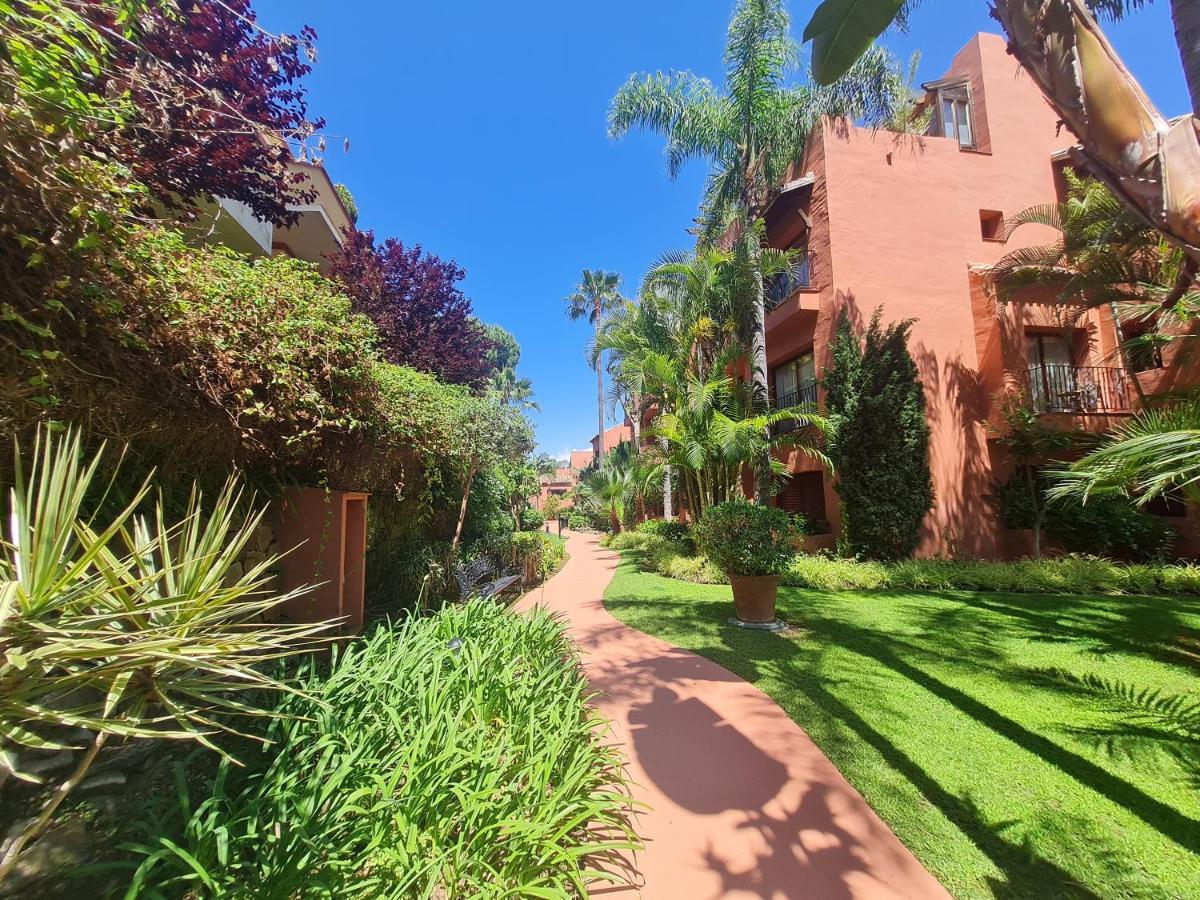 Apartment Luxury Spacious Penthouse & Garage 150m To *